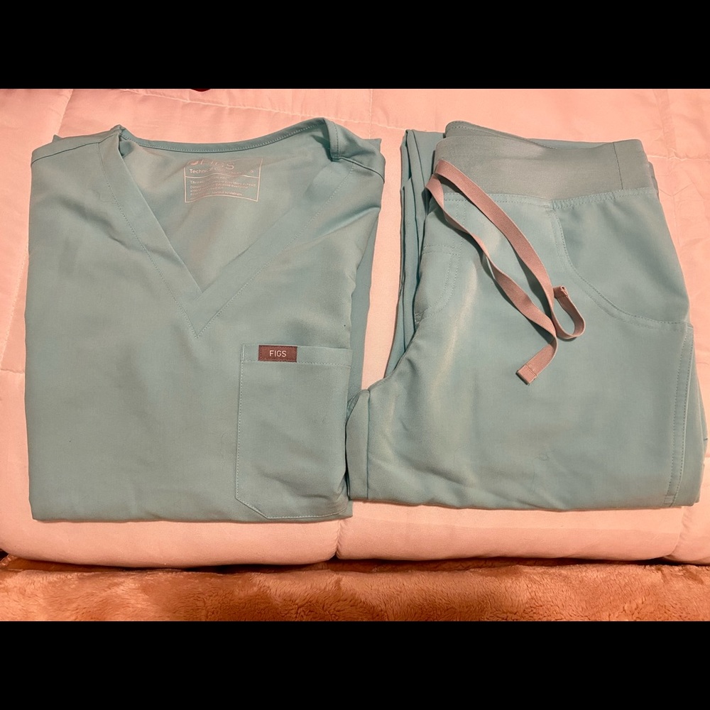 Fresh aqua figs scrubs set!